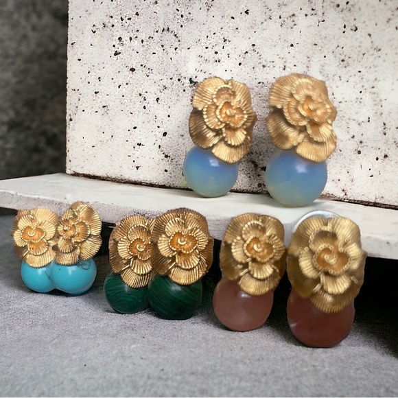 SMALL PRECIOUS STONE AND GOLD STUD EARRINGS - Picture 3 of 5